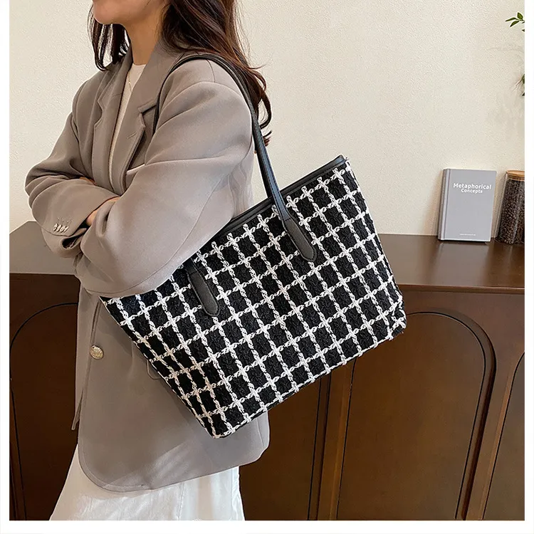 NX DOUGHNUT Knit Advanced Textured Plaid Color Blocking Tote Bag Shoulder Bag Women's White/Black-8