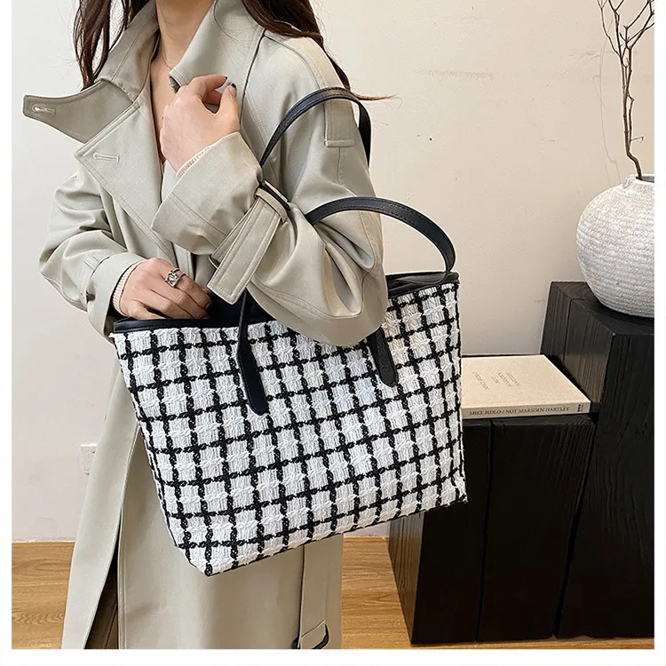 NX DOUGHNUT Knit Advanced Textured Plaid Color Blocking Tote Bag Shoulder Bag Women's White/Black-3