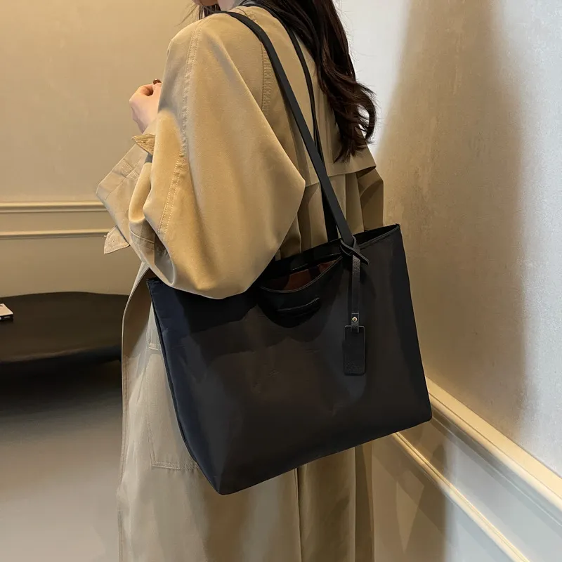 NX DOUGHNUT Fabric Shoulder Bag Regular Women's Black/Khaki-4