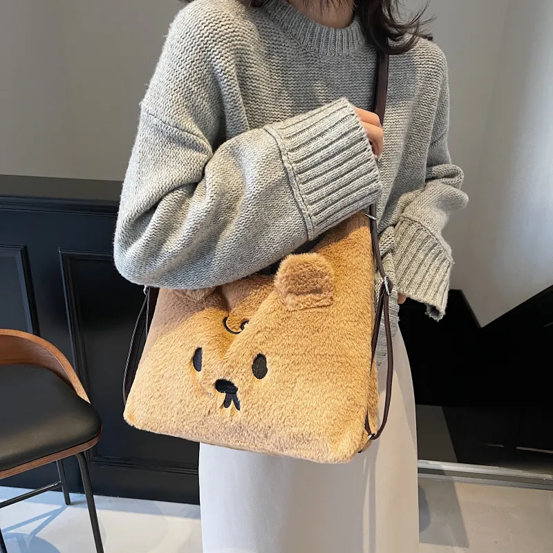 NX DOUGHNUT Faux Fur Shoulder Bag Regular Women's Khaki-5