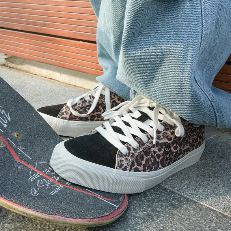 GOLUCK Cushioning, Wear Resistant Low Top Skateboard Shoes Unisex Leopard-3