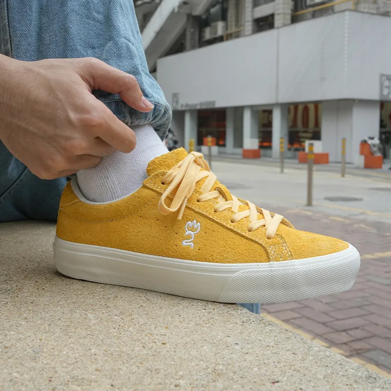GOLUCK Big Dipper Cushioning, Slip Resistant, And Abrasion Resistant Low Top Skateboard Shoes Unisex Pear Yellow-2