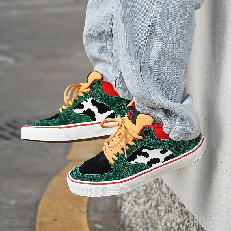 GOLUCK Low Top Skateboard Shoes Unisex Black Pine Green-3