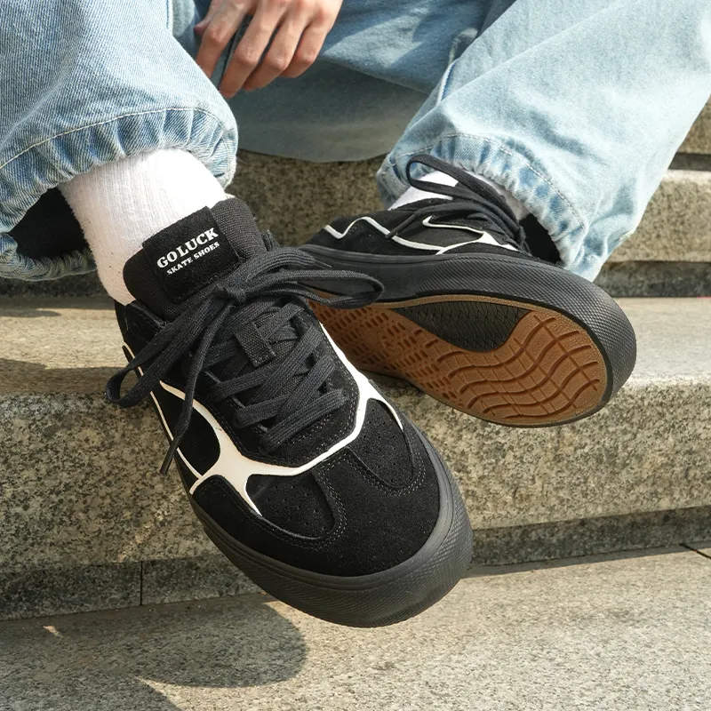 GOLUCK Cushioning Abrasion Resistant Support Low Top Skateboard Shoes Unisex Ink Feather Black-1