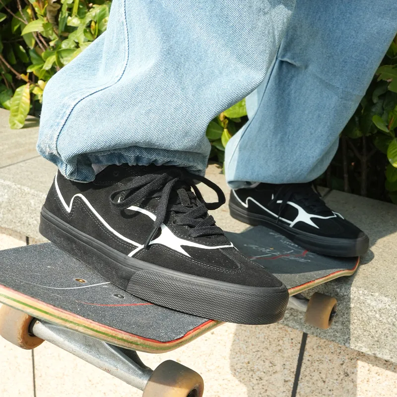 GOLUCK Cushioning Abrasion Resistant Support Low Top Skateboard Shoes Unisex Ink Feather Black-2