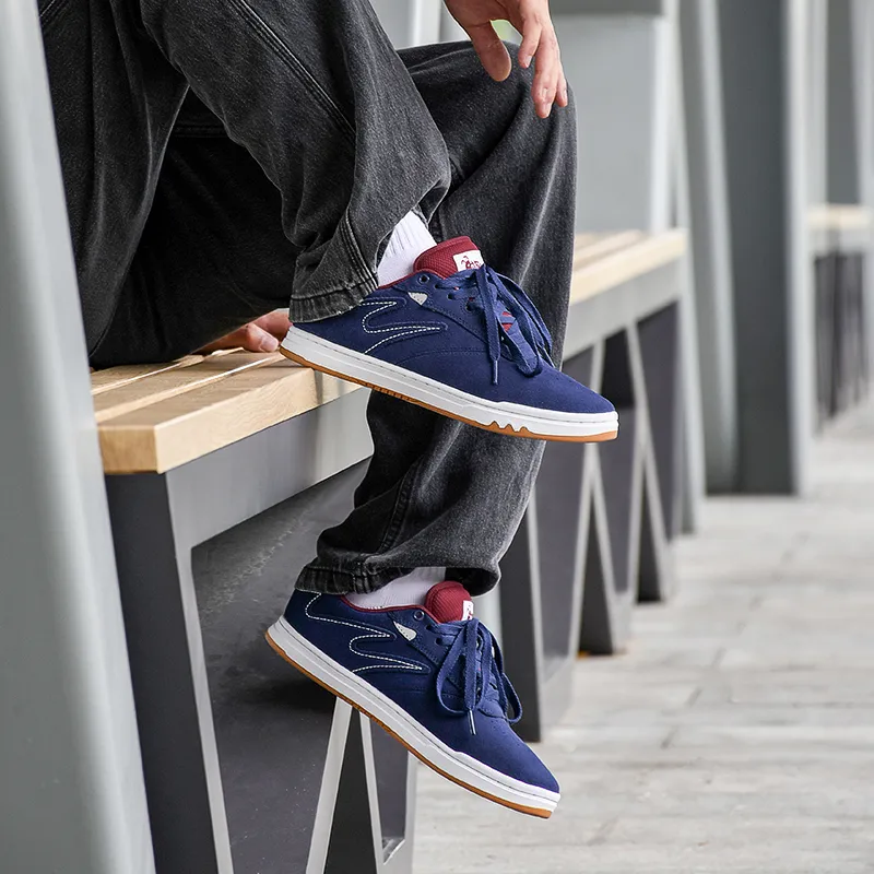 GOLUCK Ant Collection Slip Resistant Low Top Skateboard Shoes Unisex-7