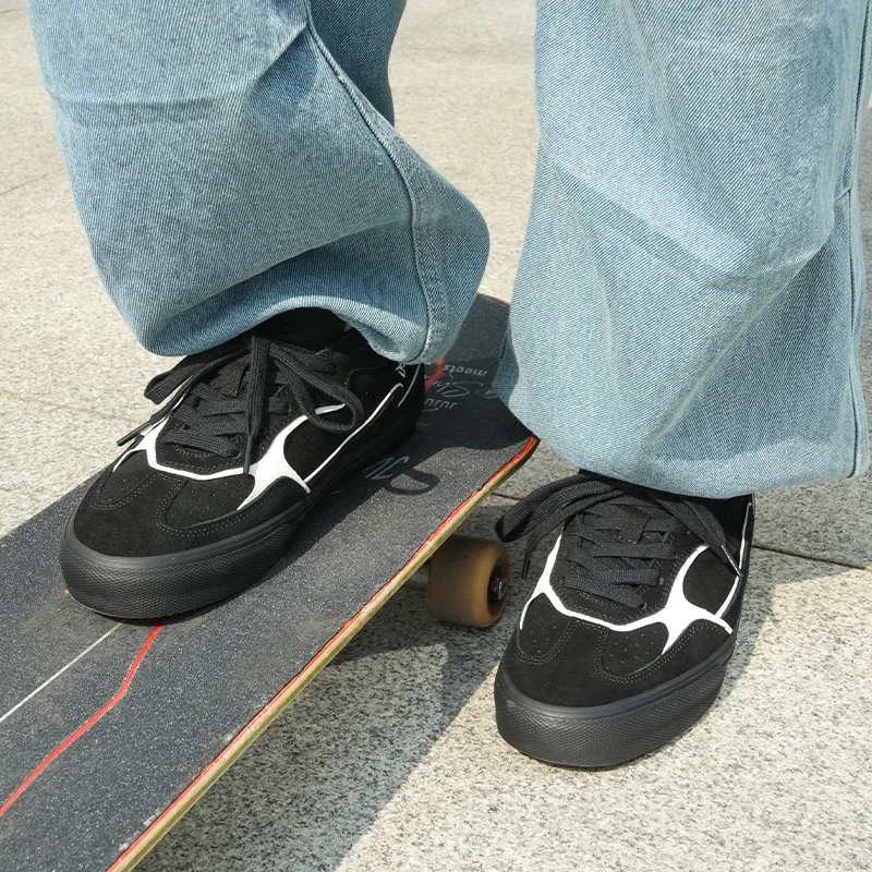 GOLUCK Cushioning Abrasion Resistant Support Low Top Skateboard Shoes Unisex Ink Feather Black-3