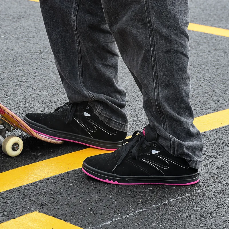 GOLUCK Ant Collection Slip Resistant Cushioning Abrasion Resistant Low Top Skateboard Shoes Unisex Black Pink-8