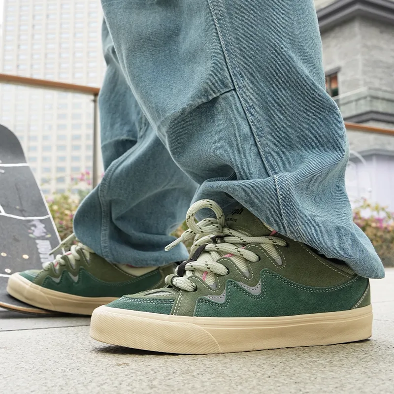 GOLUCK Panda Series Coverage Slip Resistant And Abrasion Resistant Low Top Skateboard Shoes Unisex Green-3