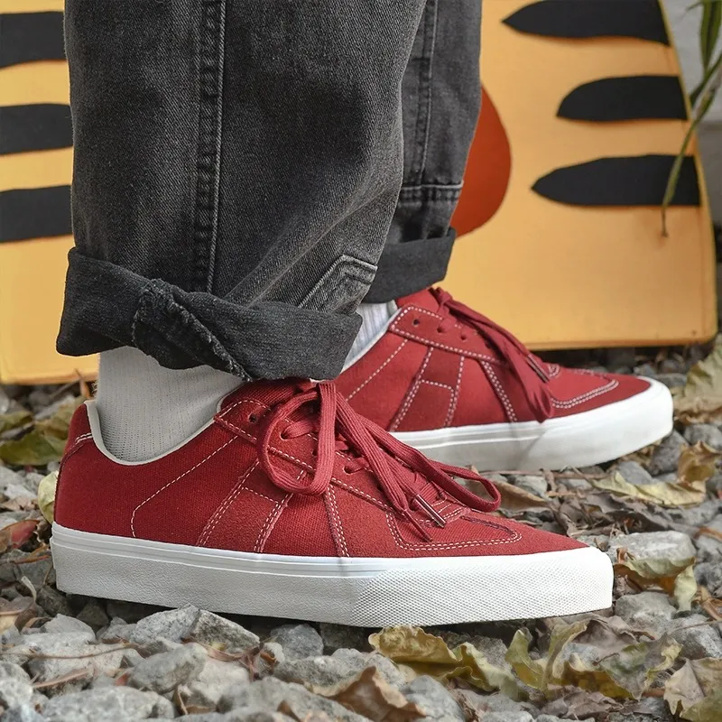 GOLUCK Low Top Skateboard Shoes Unisex Burgundy-3