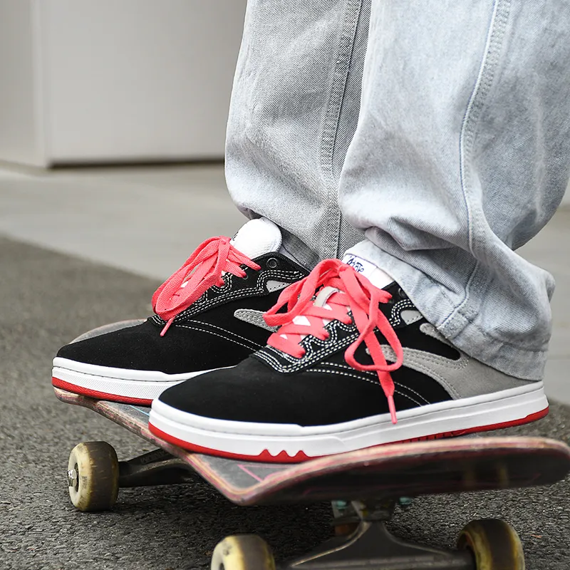 GOLUCK Coverage Cushioning Abrasion Resistant Low Top Skateboard Shoes Unisex Black Gray Pink-3