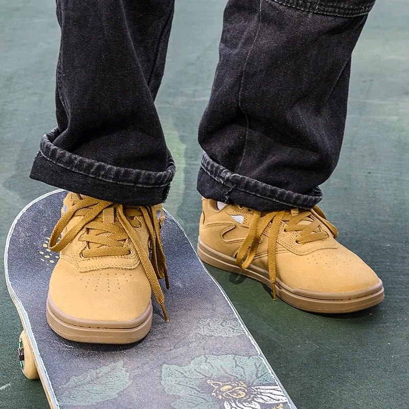 GOLUCK Thermal Cushioning Abrasion Resistant Low Top Skateboard Shoes Unisex Wheat-3