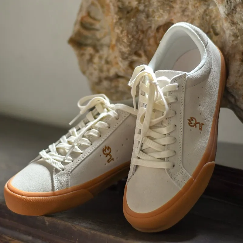 GOLUCK The Big Dipper Collection Coverage Slip Resistant Cushioning Abrasion Resistant Low Top Skateboard Shoes Unisex-1