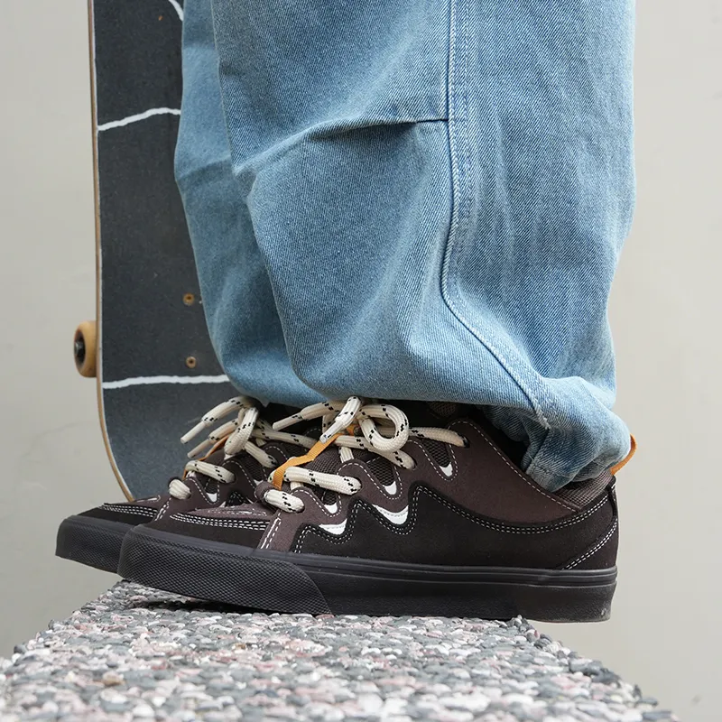 GOLUCK Coverage Cushioning Low Top Skateboard Shoes Unisex Chocolate Brown-1