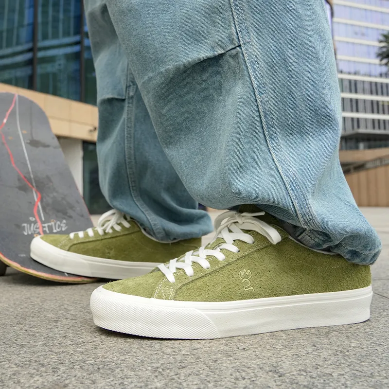 GOLUCK Big Dipper Cushioning, Abrasion Resistant, Slip Resistant Low Top Skateboard Shoes Unisex Emerald Screen Green-1