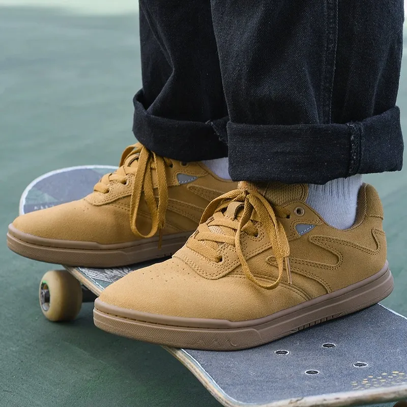 GOLUCK Thermal Cushioning Abrasion Resistant Low Top Skateboard Shoes Unisex Wheat-4