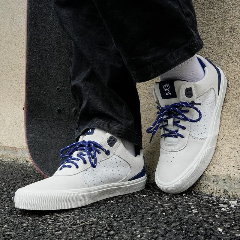 GOLUCK Coverage Cushioning Mid Top Skateboard Shoes Unisex-1