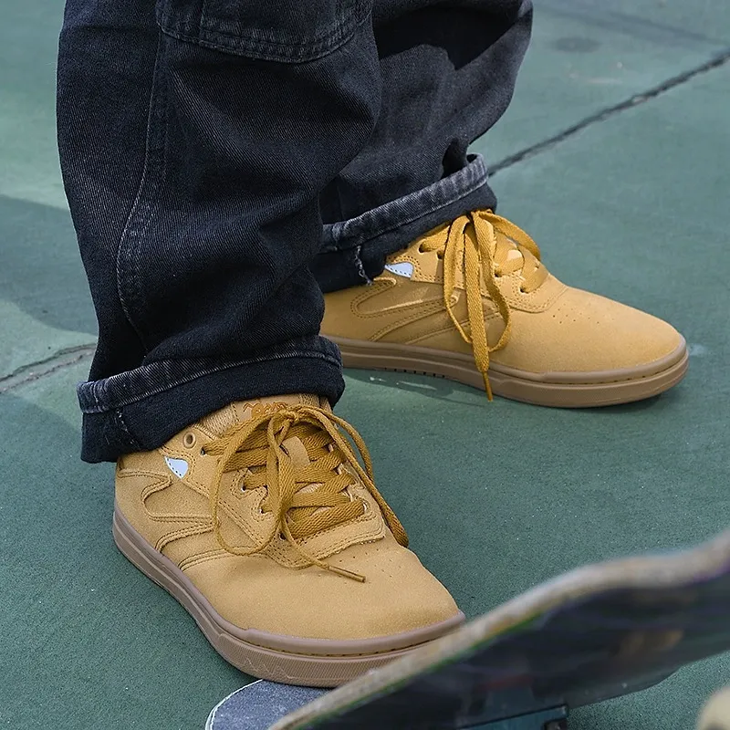 GOLUCK Thermal Cushioning Abrasion Resistant Low Top Skateboard Shoes Unisex Wheat-2