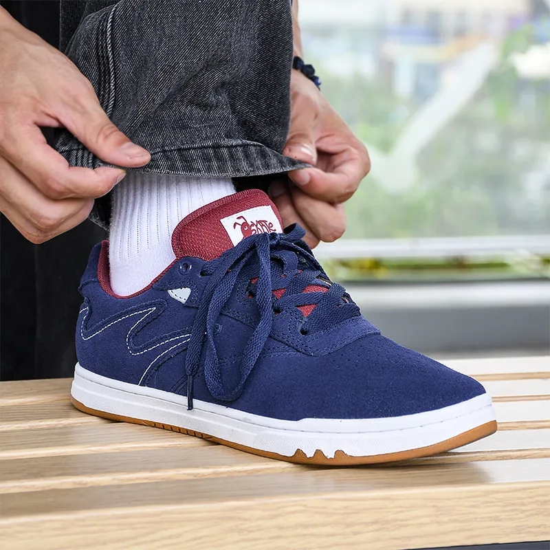 GOLUCK Ant Collection Slip Resistant Low Top Skateboard Shoes Unisex-8