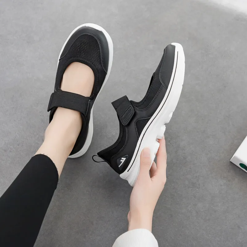 Warrior Comfortable Mom Shoes Lightweight And Breathable Low Top Casual Shoes Women's Black-4