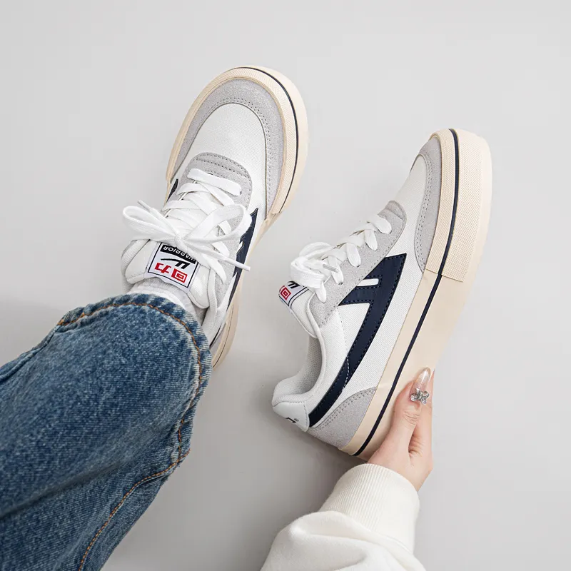 Warrior Students Casual Canvas Shoes Wear resistant And Lightweight Low Top Skateboard Shoes Women's White Gray Blue-3