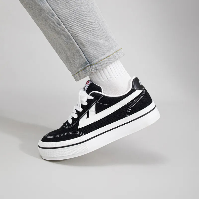 Warrior Students Casual Canvas Shoes Wear resistant And Lightweight Low Top Skateboard Shoes Women's Black White-8