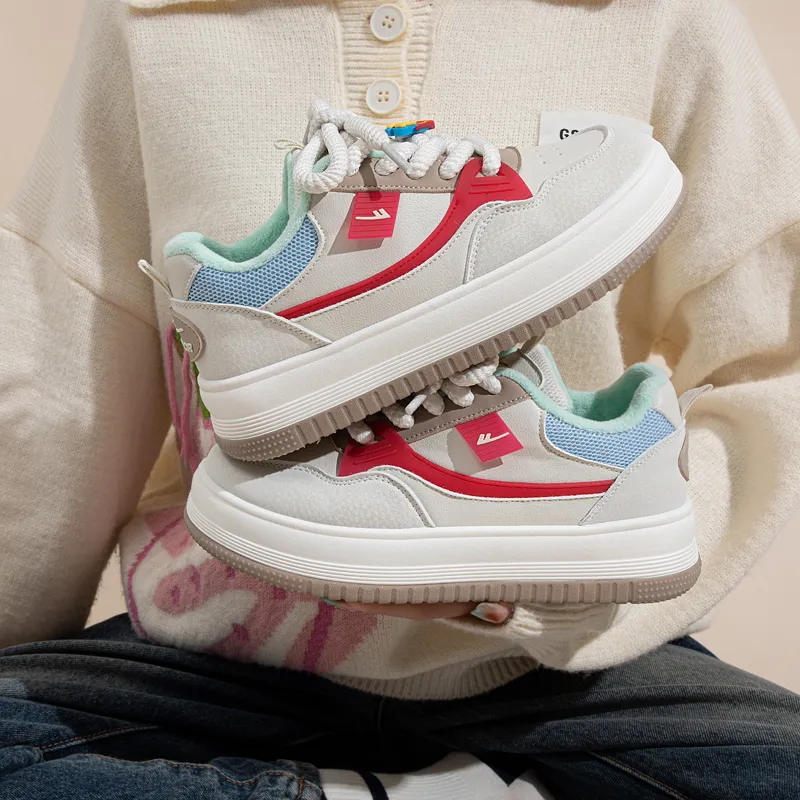 Warrior Warm Wear Resistant Lightweight Low Top Skateboard Shoes Women's Beige Red Light Blue-5