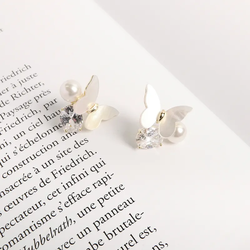 KEYS VIA Copper Alloy, Faux Pearl, Shell Beads, Synthetic Cubic Zirconia, Silver Needle Stud Earrings Women's-3