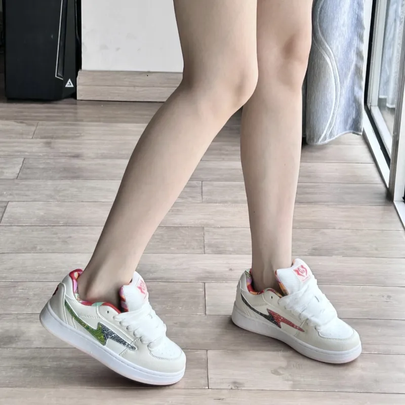 Cushioned Wear-Resistant Lightweight Low-Top Skateboard Shoes Women's Cashew Nut Color Element-4