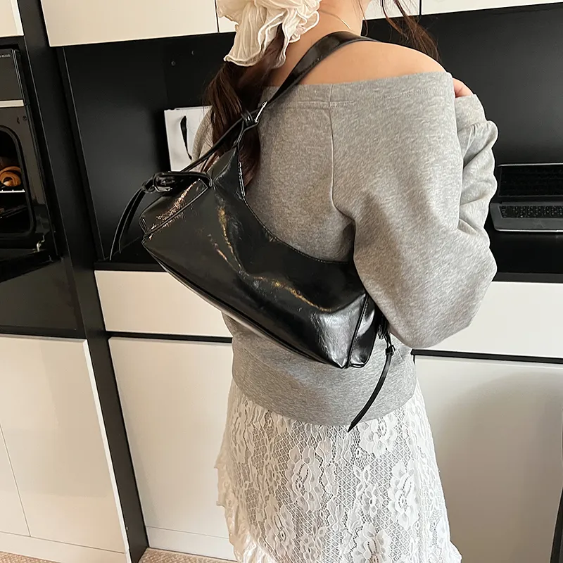 BAODIDAISHU PU Shoulder Bag Regular Women's White/Silver/Blue/Yellow/Red/Black/Denim Blue-35