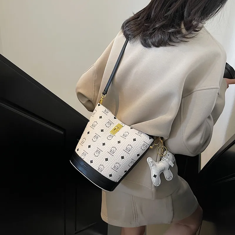 BAODIDAISHU PU Shoulder Bag Crossbody Bag Regular Women's White/Black/Ecru/Pink/Brown-18