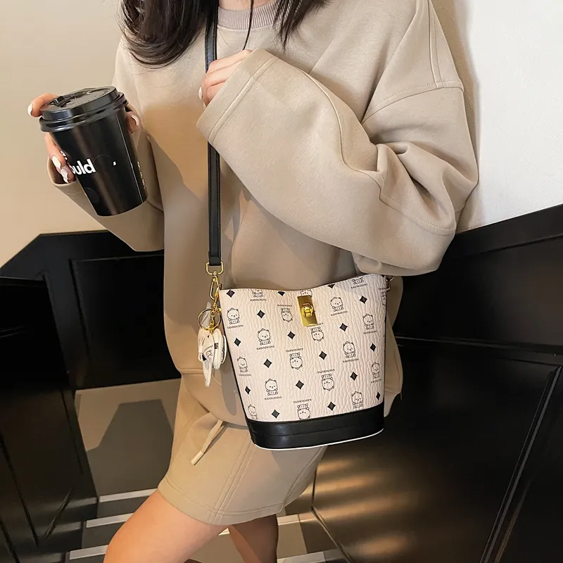 BAODIDAISHU PU Shoulder Bag Crossbody Bag Regular Women's White/Black/Ecru/Pink/Brown-17