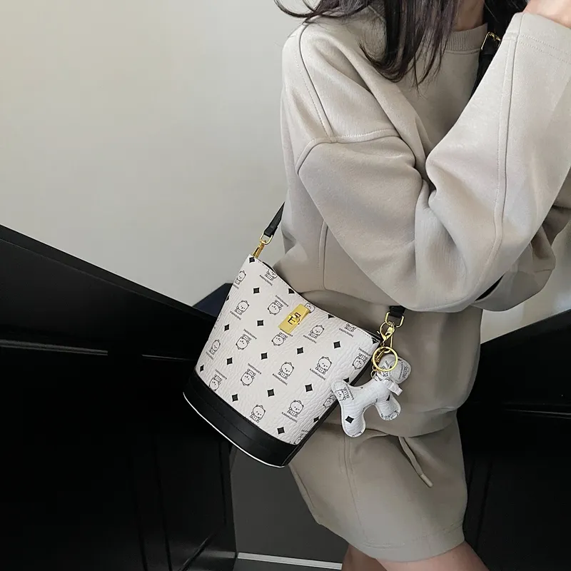 BAODIDAISHU PU Shoulder Bag Crossbody Bag Regular Women's White/Black/Ecru/Pink/Brown-19