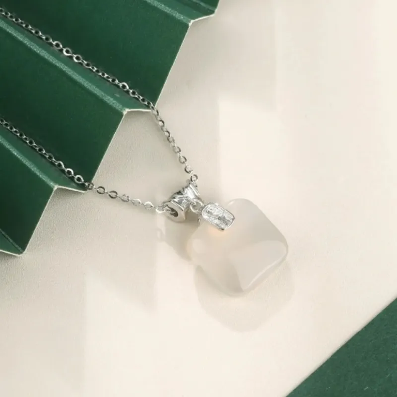 Di Su Xing Chalcedony Necklaces Women's-4