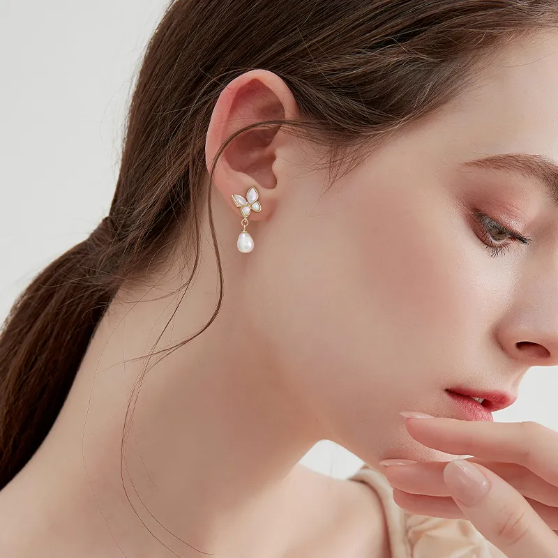 MCK Shell Clip On Earrings Women's-1