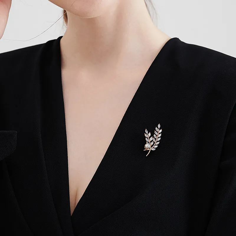 MCK Synthetic Cubic Zirconia Brooches Women's-4