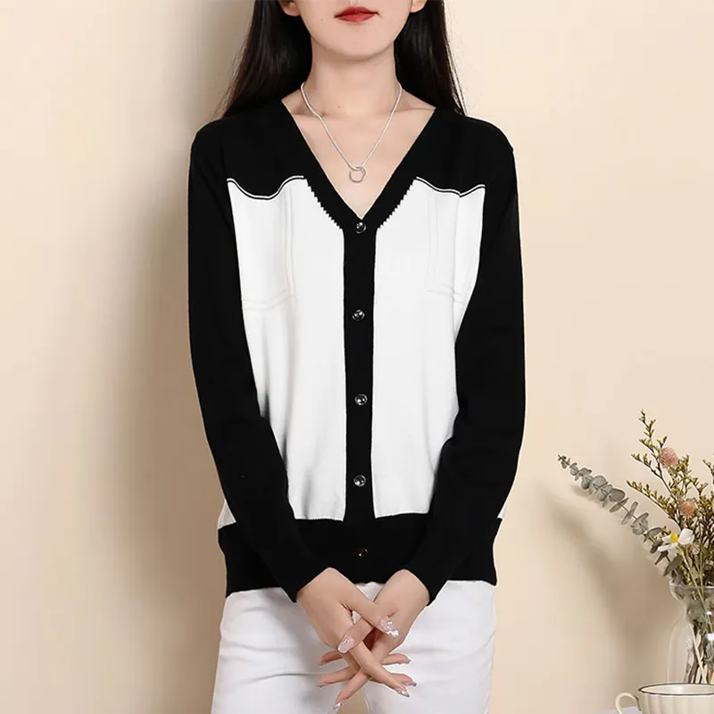 Fele.d Knitwear Women's Black & White-7