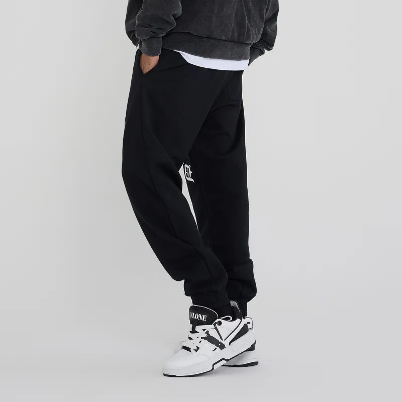 VLONE Gothic Alphabet Series Knitted Sweatpants Unisex-6