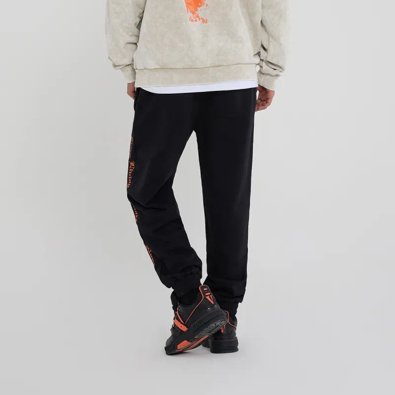 VLONE Gothic Alphabet Series Knitted Sweatpants Unisex-5