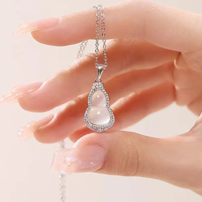 Seven Little Craftsmen Chalcedony Necklaces Women's-3