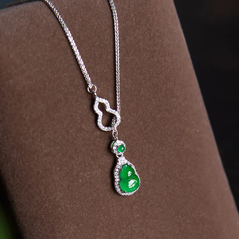 Seven Little Craftsmen Ice Glutinous Jadeite Necklaces Women's-3