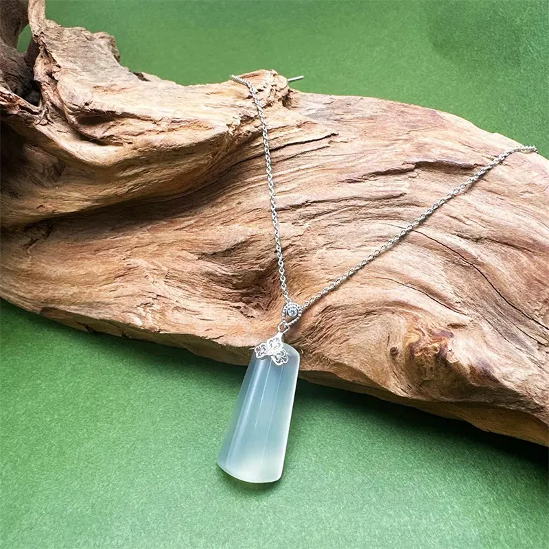 Seven Little Craftsmen Chalcedony Necklaces Women's-1