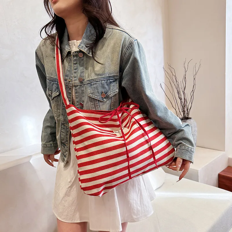 HACIN Canvas Shoulder Bag Canvas Bag Regular Women's Red/Green/Blue-1
