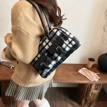 HACIN Woolen Shoulder Bag Regular Women's Black/Red/Coffee