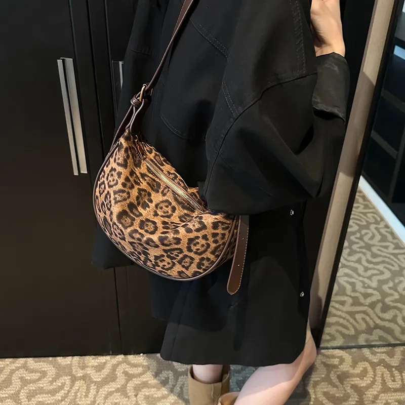 HACIN Nylon Fabric Shoulder Bag Women's Leopard Print Brown/Leopard Print Black-2