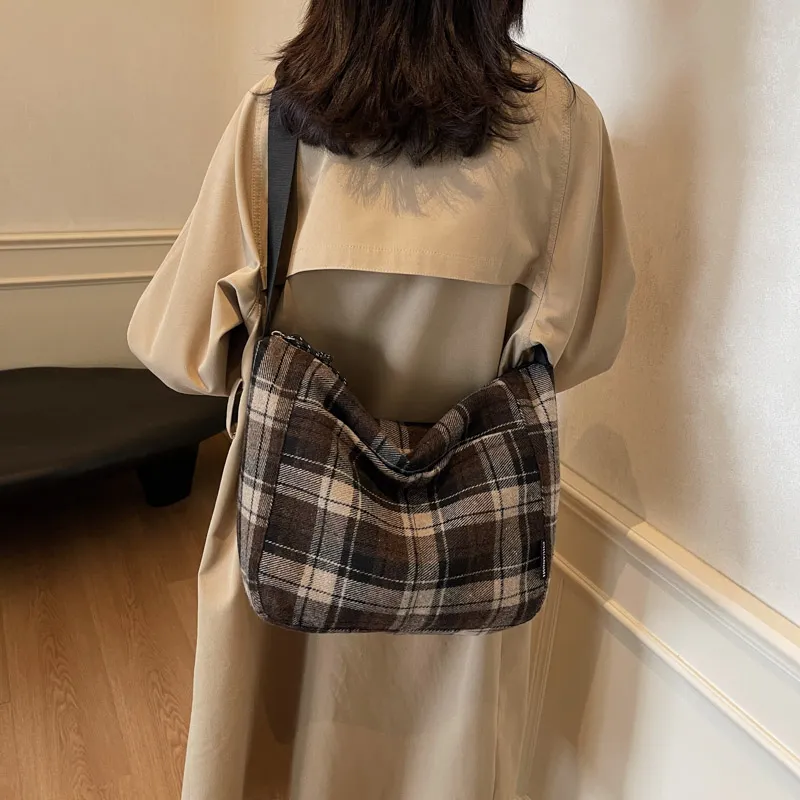 HACIN Woolen Crossbody Bag Regular Women's Beige & Brown/Blue & Brown/Red-1
