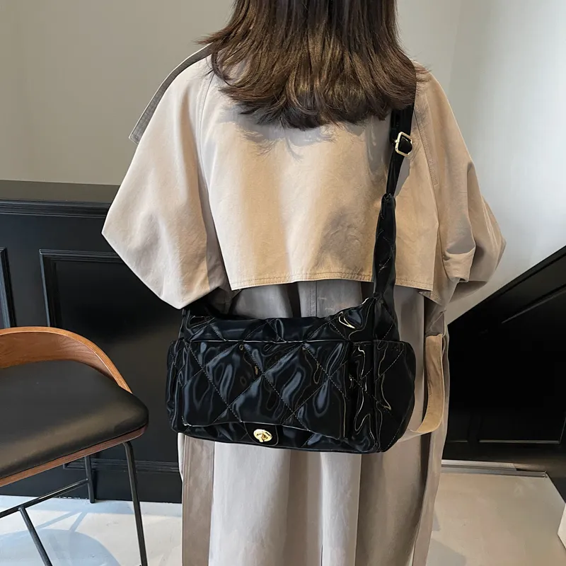 HACIN Pu Shoulder Bag Regular Women's Black/Burgundy/Brown-0
