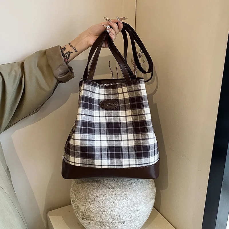 HACIN Synthetic Leather Shoulder Bag Regular Women's Red/Brown-8
