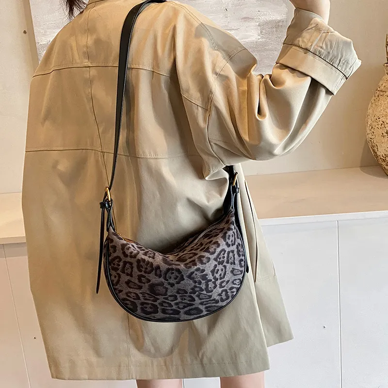 HACIN Nylon Fabric Shoulder Bag Women's Leopard Print Brown/Leopard Print Black-5