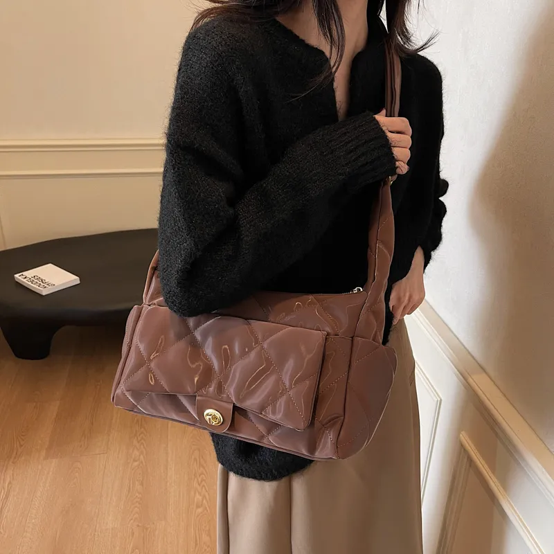 HACIN Pu Shoulder Bag Regular Women's Black/Burgundy/Brown-9